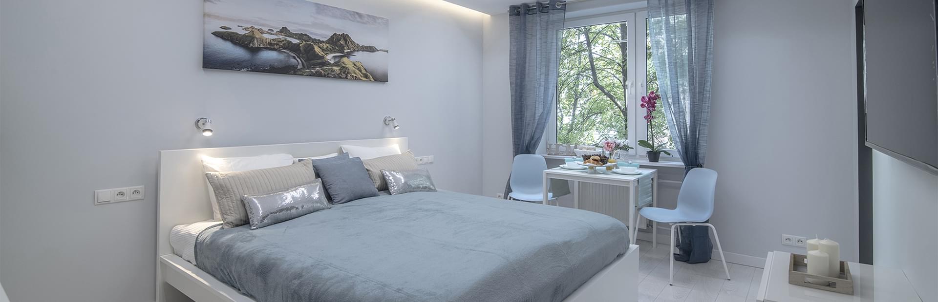 Apartment Salon Bed Window