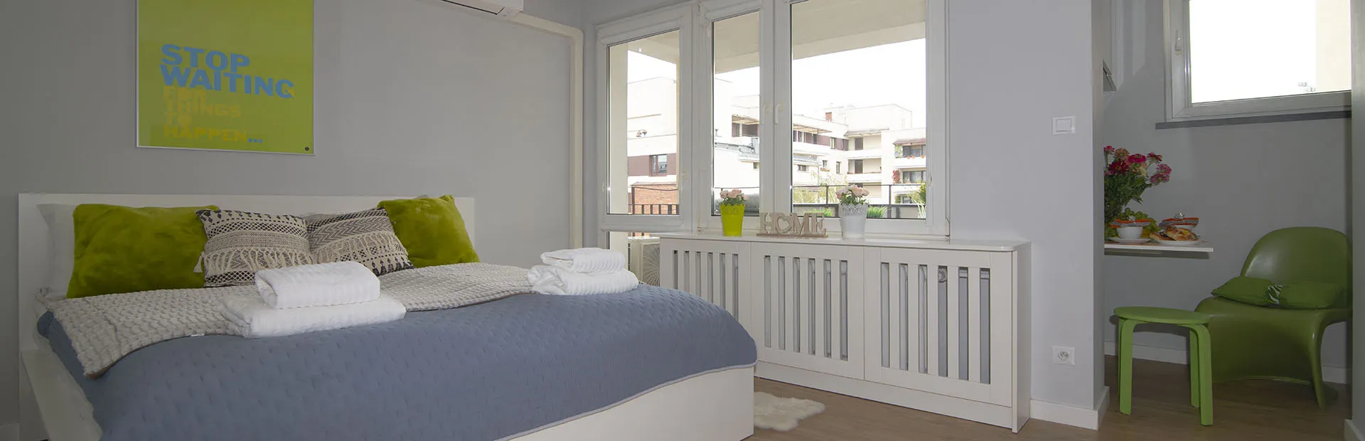 Apartment Salon Bed Window