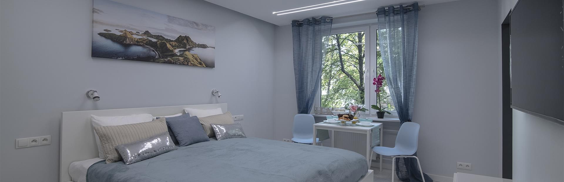 Apartment Salon Bed Window